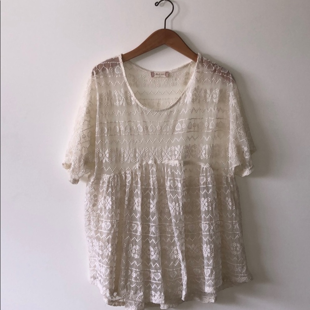 Lace style short sleeve blouse size S